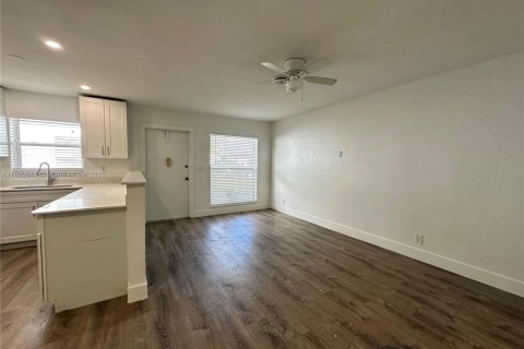 Apartment in Hollywood, Florida 1 bedroom № 1975079 - photo 5