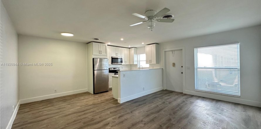 Apartment in Hollywood, Florida 1 bedroom № 1975079