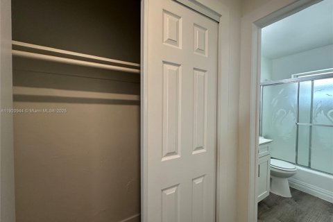 Apartment in Hollywood, Florida 1 bedroom № 1975079 - photo 10