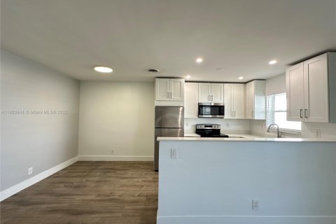 Apartment in Hollywood, Florida 1 bedroom № 1975079 - photo 6