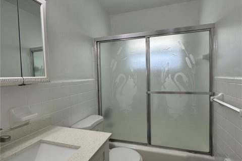 Apartment in Hollywood, Florida 1 bedroom № 1975079 - photo 11