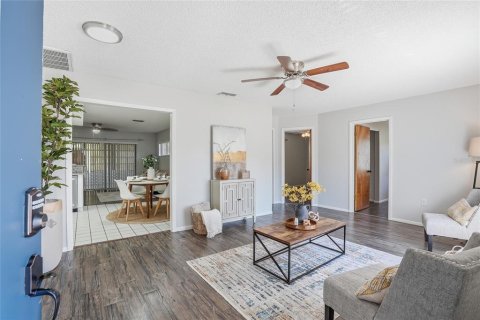 House in Spring Hill, Florida 3 bedrooms, 120.4 sq.m. № 2106795 - photo 5