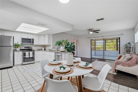 House in Spring Hill, Florida 3 bedrooms, 120.4 sq.m. № 2106795 - photo 8