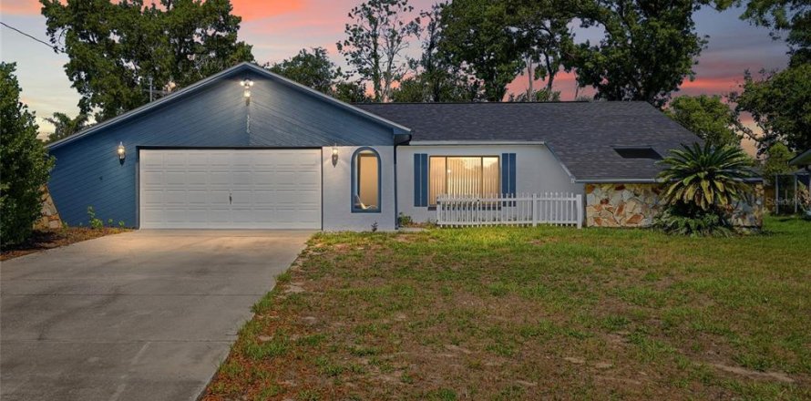 House in Spring Hill, Florida 3 bedrooms, 120.4 sq.m. № 2106795
