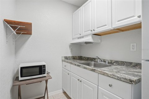 House in Spring Hill, Florida 3 bedrooms, 120.4 sq.m. № 2106795 - photo 22