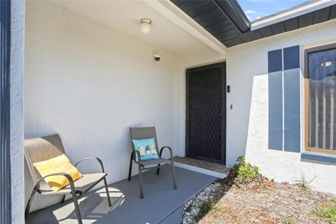 House in Spring Hill, Florida 3 bedrooms, 120.4 sq.m. № 2106795 - photo 4