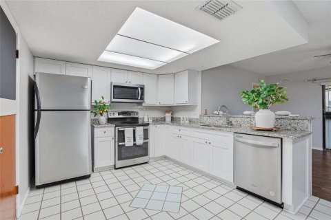 House in Spring Hill, Florida 3 bedrooms, 120.4 sq.m. № 2106795 - photo 9