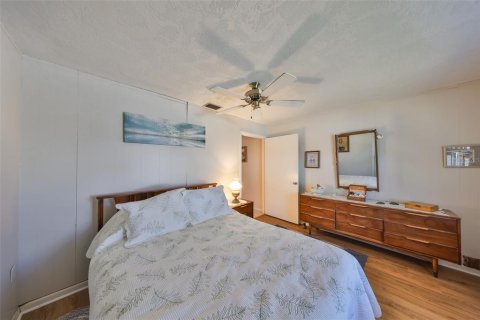 House in Sun City Center, Florida 4 bedrooms, 156.45 sq.m. № 1582429 - photo 24