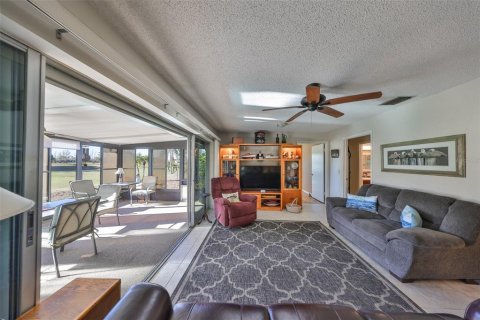 House in Sun City Center, Florida 4 bedrooms, 156.45 sq.m. № 1582429 - photo 17