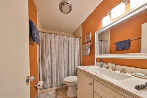 House in Sun City Center, Florida 4 bedrooms, 156.45 sq.m. № 1582429 - photo 21