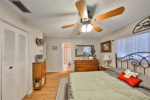 House in Sun City Center, Florida 4 bedrooms, 156.45 sq.m. № 1582429 - photo 20