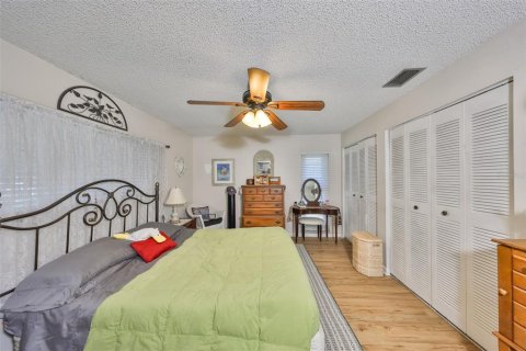 House in Sun City Center, Florida 4 bedrooms, 156.45 sq.m. № 1582429 - photo 19