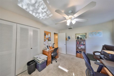 House in Sun City Center, Florida 4 bedrooms, 156.45 sq.m. № 1582429 - photo 28