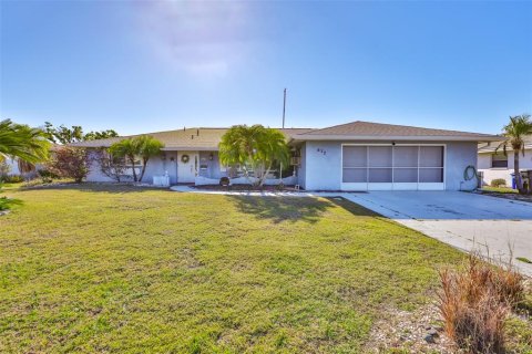 House in Sun City Center, Florida 4 bedrooms, 156.45 sq.m. № 1582429 - photo 1