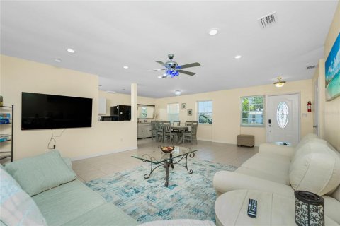 Casa en venta en Port Charlotte, Florida, 3 dormitorios, 123 m2 № 1670028 - foto 8