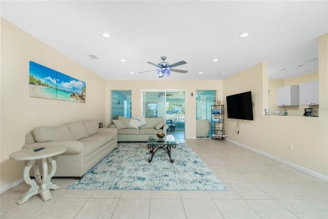 Casa en venta en Port Charlotte, Florida, 3 dormitorios, 123 m2 № 1670028 - foto 6