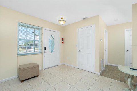 Casa en venta en Port Charlotte, Florida, 3 dormitorios, 123 m2 № 1670028 - foto 4
