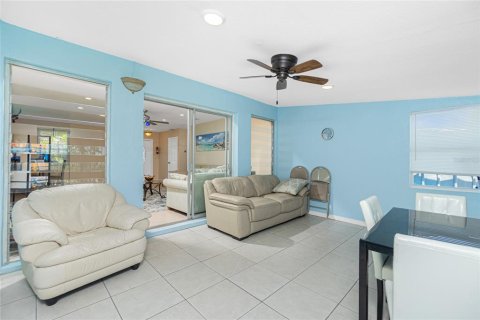 Casa en venta en Port Charlotte, Florida, 3 dormitorios, 123 m2 № 1670028 - foto 20