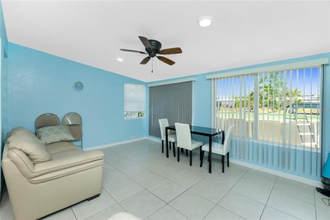 Casa en venta en Port Charlotte, Florida, 3 dormitorios, 123 m2 № 1670028 - foto 18