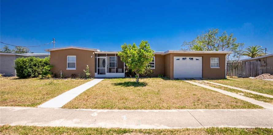 Casa en Port Charlotte, Florida 3 dormitorios, 123 m2 № 1670028