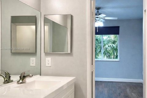 Condo in Davie, Florida, 2 bedrooms  № 2059741 - photo 3