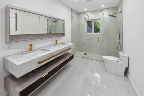 Villa ou maison à louer à Miami Beach, Floride: 4 chambres, 316.89 m2 № 2412982 - photo 24