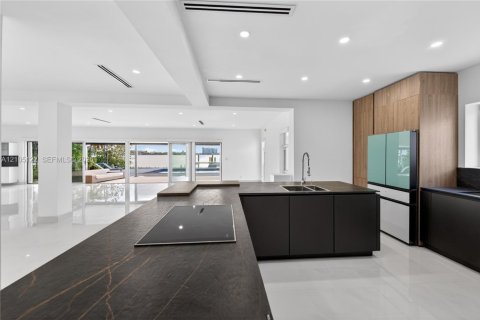 Villa ou maison à louer à Miami Beach, Floride: 4 chambres, 316.89 m2 № 2412982 - photo 19