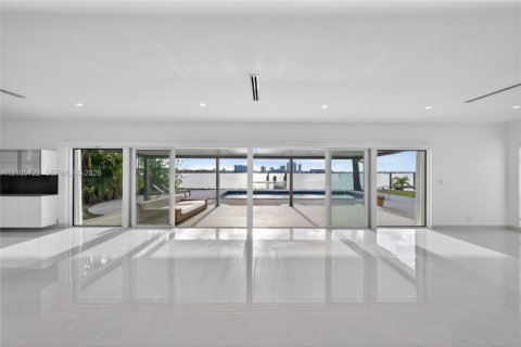 Villa ou maison à louer à Miami Beach, Floride: 4 chambres, 316.89 m2 № 2412982 - photo 21