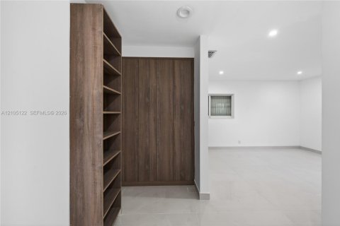 Villa ou maison à louer à Miami Beach, Floride: 4 chambres, 316.89 m2 № 2412982 - photo 26