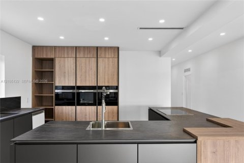 Villa ou maison à louer à Miami Beach, Floride: 4 chambres, 316.89 m2 № 2412982 - photo 17