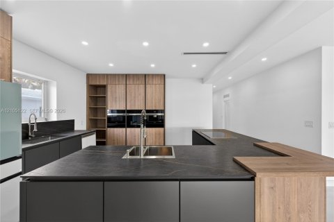 Villa ou maison à louer à Miami Beach, Floride: 4 chambres, 316.89 m2 № 2412982 - photo 16