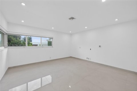 Villa ou maison à louer à Miami Beach, Floride: 4 chambres, 316.89 m2 № 2412982 - photo 22
