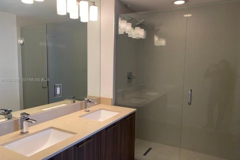 Condominio en alquiler en Doral, Florida, 2 dormitorios, 88.26 m2 № 2010733 - foto 18