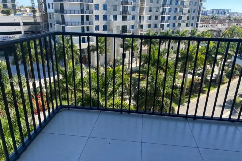 Condominio en alquiler en Doral, Florida, 2 dormitorios, 88.26 m2 № 2010733 - foto 9