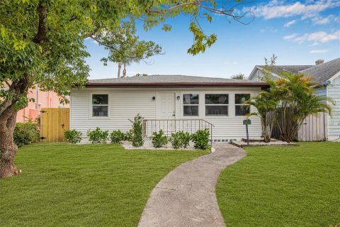 Casa en venta en Saint Petersburg, Florida, 3 dormitorios, 114.27 m2 № 1832745 - foto 2