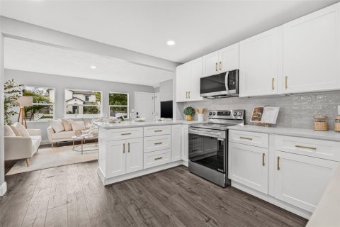 Casa en venta en Saint Petersburg, Florida, 3 dormitorios, 114.27 m2 № 1832745 - foto 11
