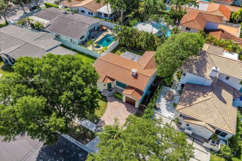 House in Miami, Florida 3 bedrooms, 155.7 sq.m. № 1859024 - photo 28
