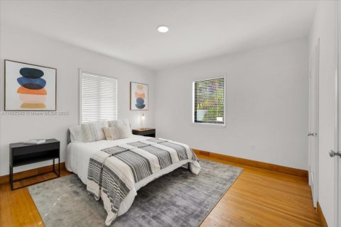 House in Miami, Florida 3 bedrooms, 155.7 sq.m. № 1859024 - photo 22