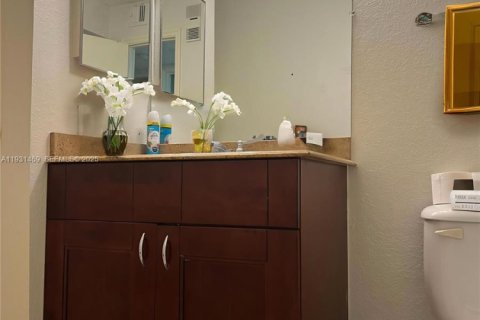 Condo in Margate, Florida, 2 bedrooms  № 1991065 - photo 7