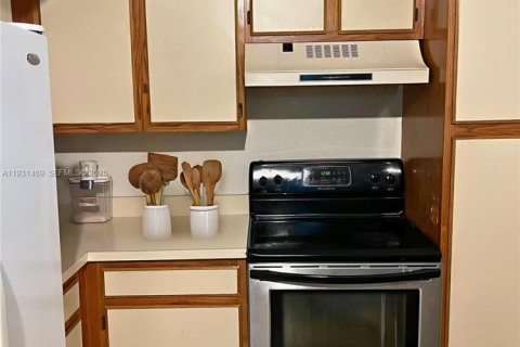 Condo in Margate, Florida, 2 bedrooms  № 1991065 - photo 3