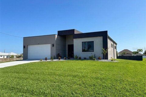 Casa en Cape Coral, Florida 4 dormitorios, 176.89 m2 № 2379295