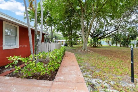 Villa ou maison à louer à Tamarac, Floride: 2 chambres, 77.57 m2 № 1999961 - photo 28