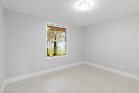 Villa ou maison à louer à Tamarac, Floride: 2 chambres, 77.57 m2 № 1999961 - photo 14