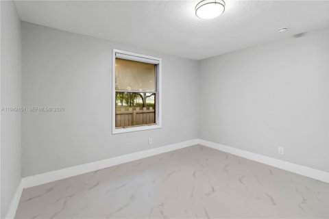 Villa ou maison à louer à Tamarac, Floride: 2 chambres, 77.57 m2 № 1999961 - photo 19