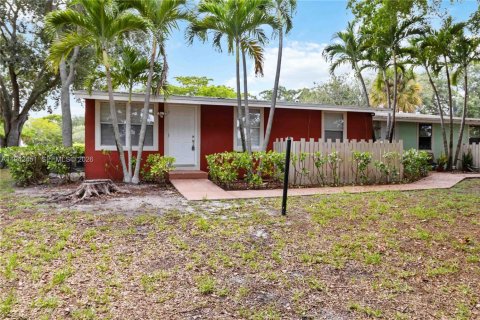 Villa ou maison à louer à Tamarac, Floride: 2 chambres, 77.57 m2 № 1999961 - photo 27