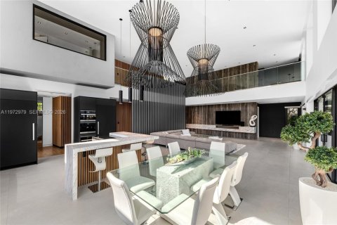 Casa en venta en Miami, Florida, 5 dormitorios, 465.44 m2 № 2035954 - foto 27