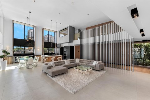 Casa en venta en Miami, Florida, 5 dormitorios, 465.44 m2 № 2035954 - foto 26