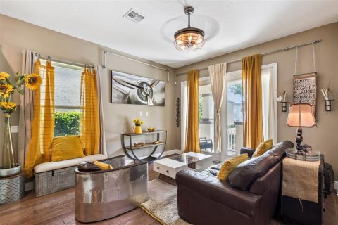 House in Winter Garden, Florida 3 bedrooms, 193.14 sq.m. № 2132575 - photo 6