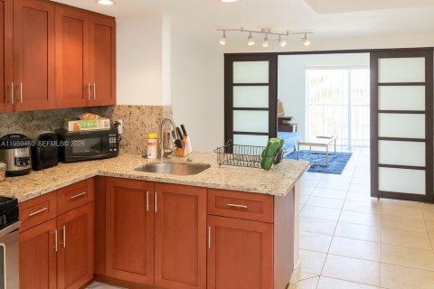 Купить кондоминиум в Пайнкрест, Флорида 3 спальни, 100.33м2, № 2024280 - фото 4