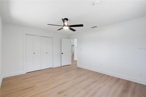 House in Dunedin, Florida 2 bedrooms, 136.57 sq.m. № 2231437 - photo 22